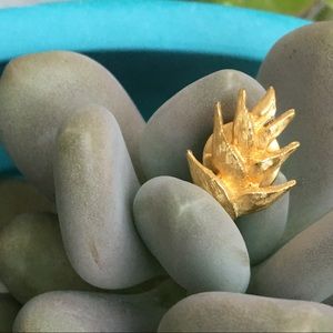 Tropical flower tie tack